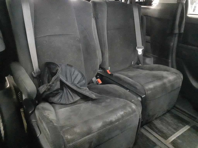 TOYOTA VELLFIRE 2010