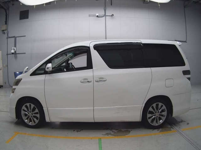 TOYOTA VELLFIRE 2010