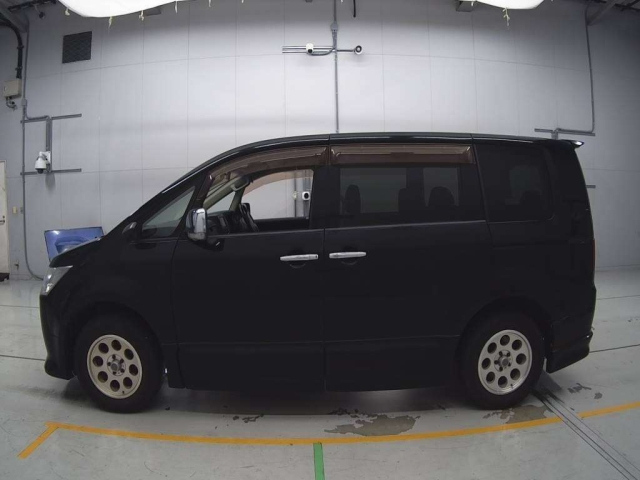 MITSUBISHI DELICA D5 2008