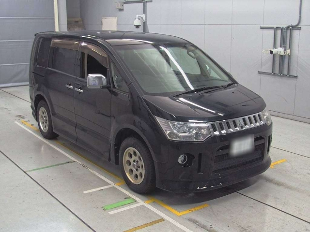 MITSUBISHI DELICA D5 2008