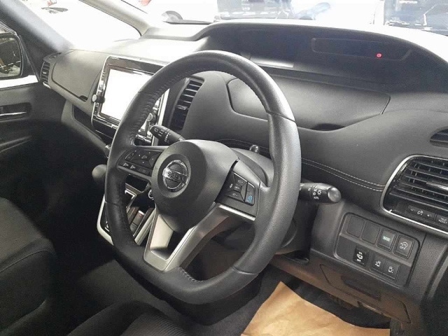 NISSAN SERENA 2017