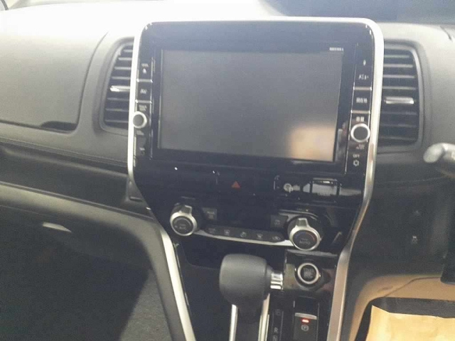 NISSAN SERENA 2017