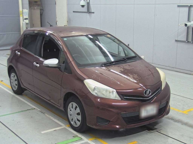 TOYOTA VITZ 2012