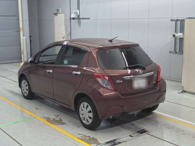 TOYOTA VITZ 2012