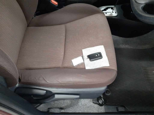 TOYOTA VITZ 2012