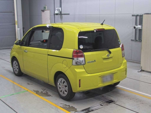 TOYOTA SPADE 2014