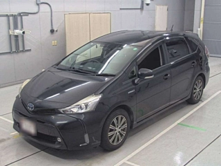 TOYOTA PRIUS ALPHA 2014