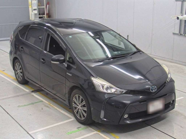 TOYOTA PRIUS ALPHA 2014