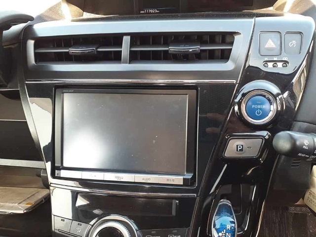 TOYOTA PRIUS ALPHA 2014