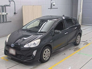 TOYOTA AQUA 2017