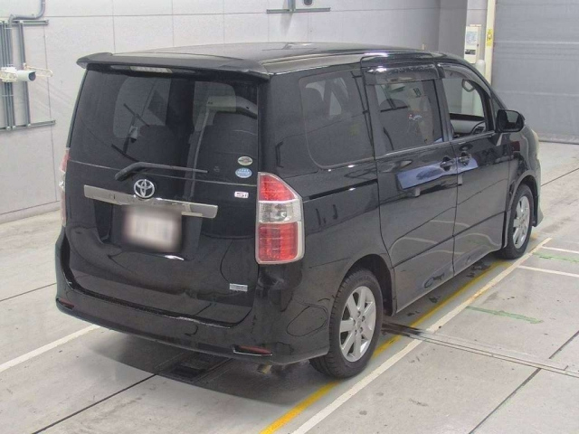 TOYOTA NOAH 2009