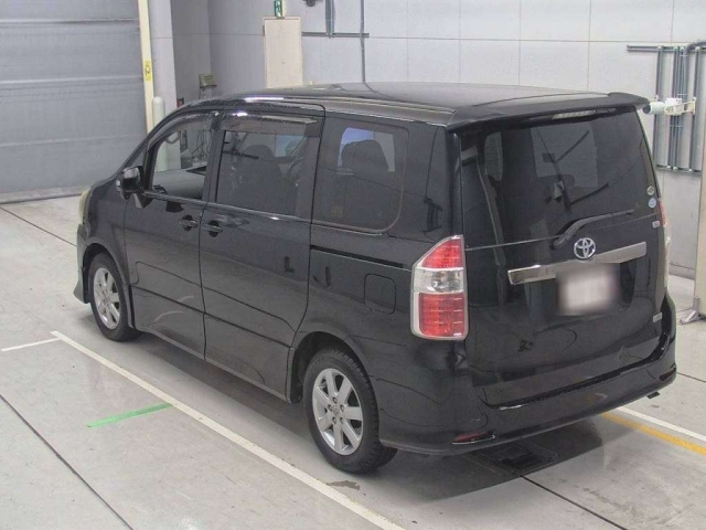 TOYOTA NOAH 2009