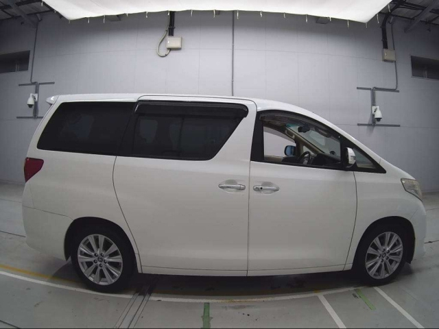 TOYOTA ALPHARD 2010
