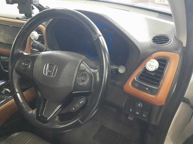 HONDA VEZEL 2015