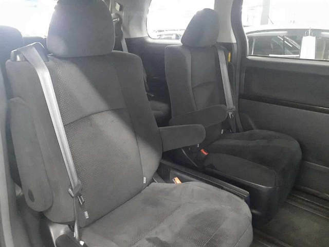 TOYOTA VELLFIRE 2011