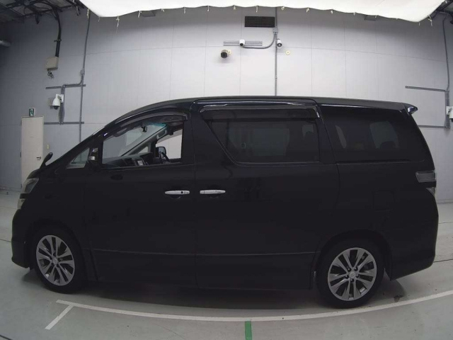 TOYOTA VELLFIRE 2011
