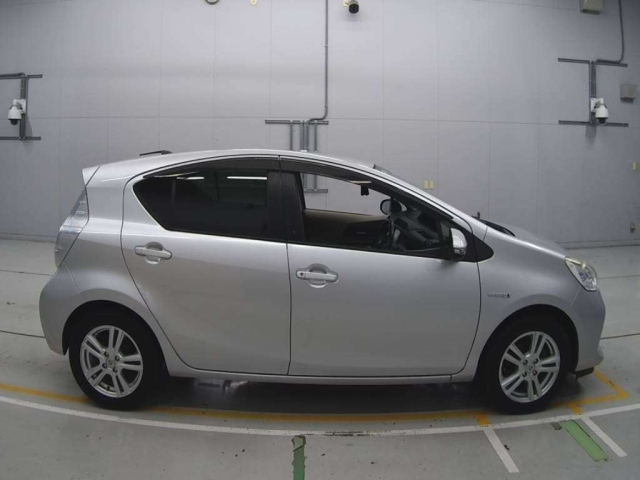 TOYOTA AQUA 2014