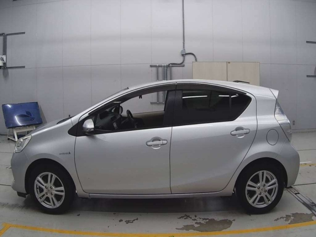 TOYOTA AQUA 2014