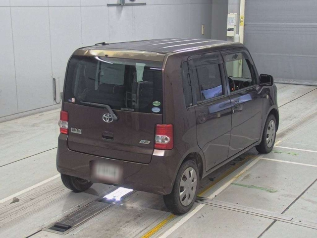 TOYOTA PIXIS SPACE 2012