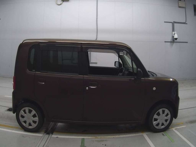 TOYOTA PIXIS SPACE 2012