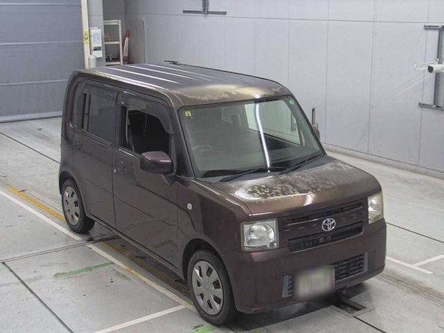 TOYOTA PIXIS SPACE 2012