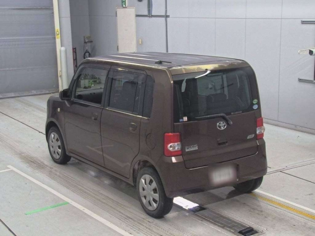 TOYOTA PIXIS SPACE 2012