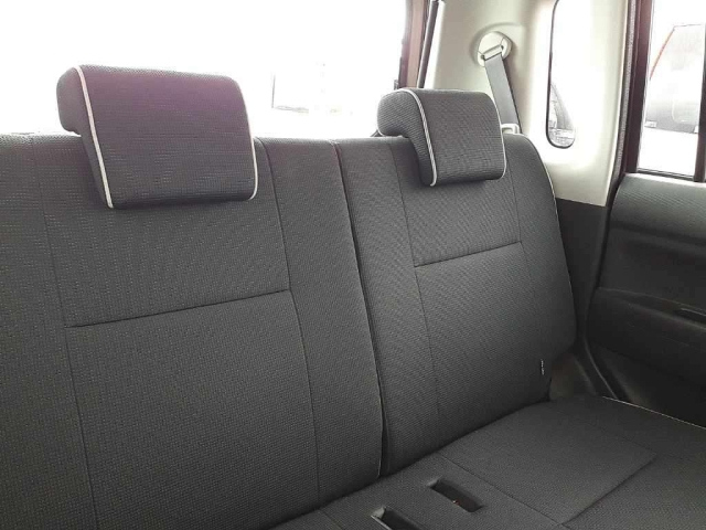 TOYOTA PIXIS SPACE 2012