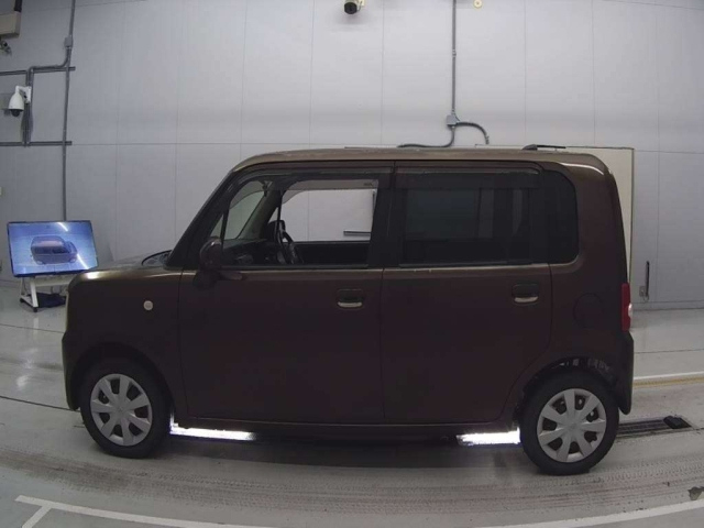 TOYOTA PIXIS SPACE 2012