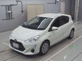 TOYOTA AQUA 2016