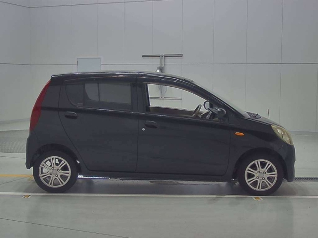 DAIHATSU MIRA 2010