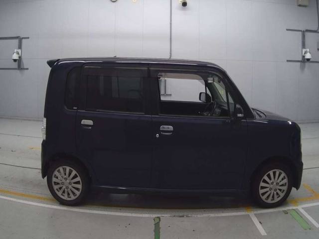 DAIHATSU MOVE CONTE 2011