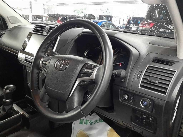 TOYOTA ALPHARD 2022