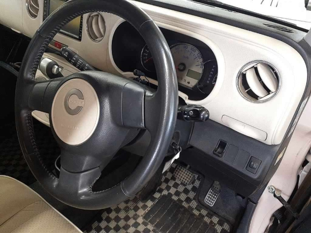 DAIHATSU MIRA 2010
