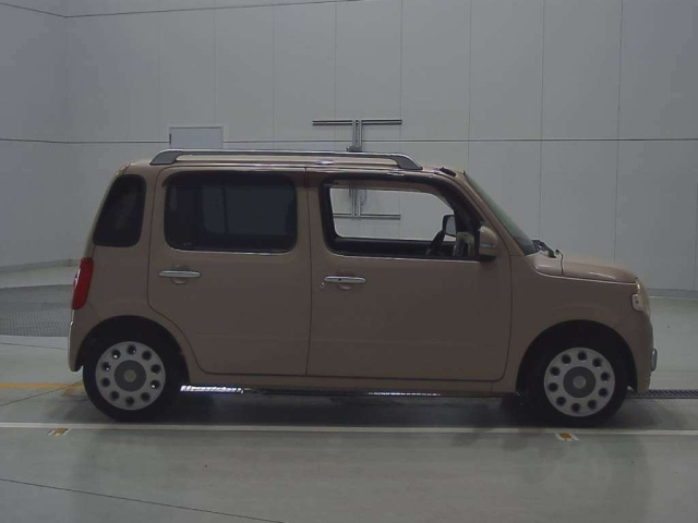 DAIHATSU MIRA 2010
