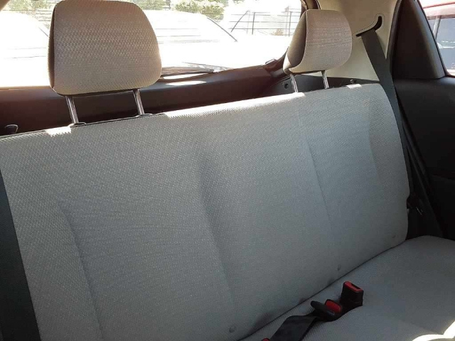 TOYOTA VITZ 2011