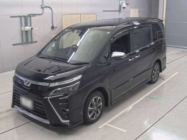 TOYOTA VOXY 2019