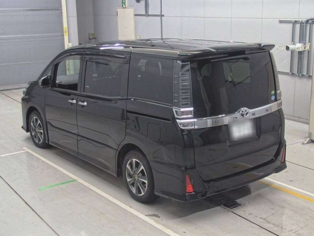 TOYOTA VOXY 2019