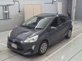 TOYOTA AQUA 2016