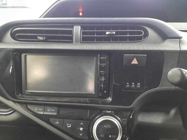 TOYOTA AQUA 2016