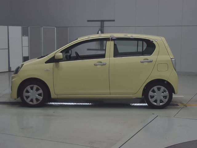 DAIHATSU MIRA E S 2015