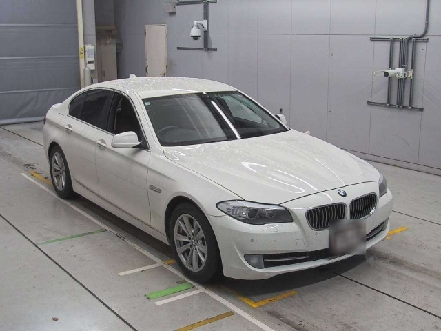 BMW 5 SERIES 2012
