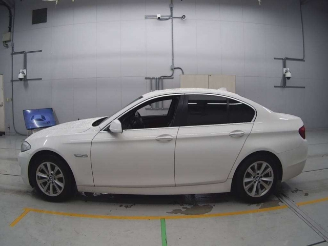 BMW 5 SERIES 2012