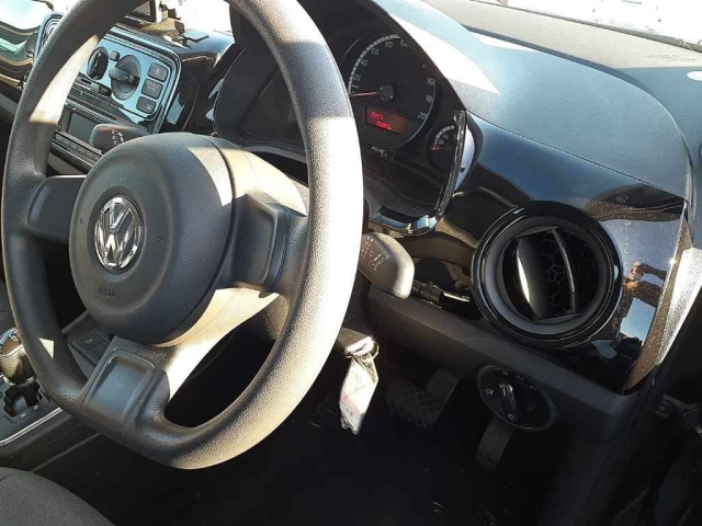 VOLKSWAGEN UP 2012