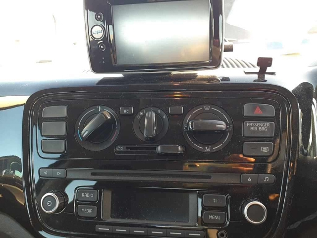 VOLKSWAGEN UP 2012