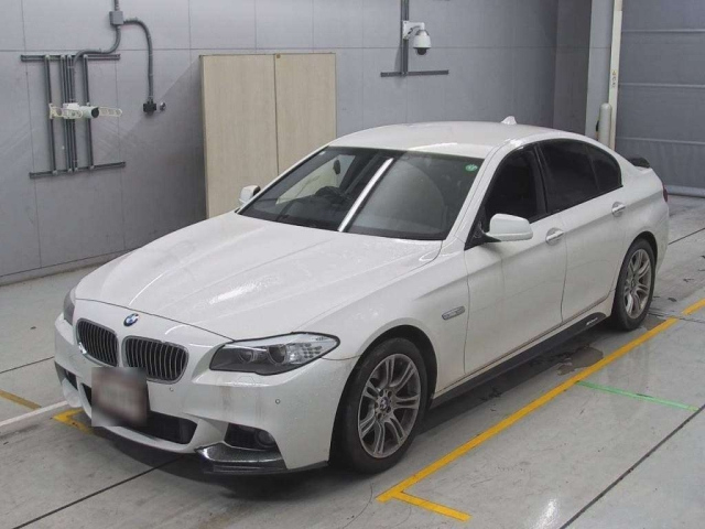 BMW 5 SERIES 2011