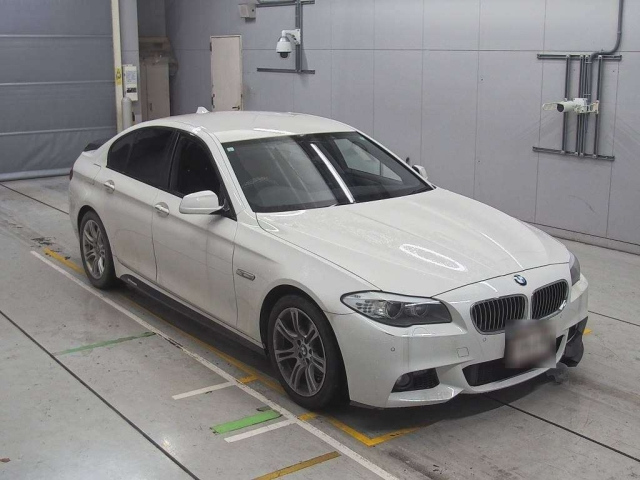BMW 5 SERIES 2011