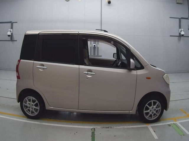 DAIHATSU TANTO EXE 2012