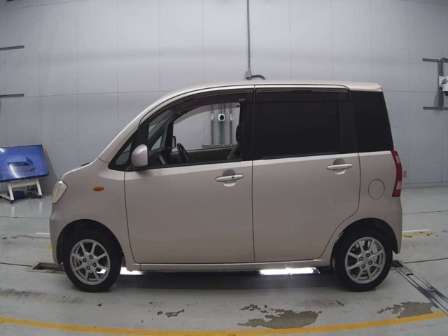 DAIHATSU TANTO EXE 2012