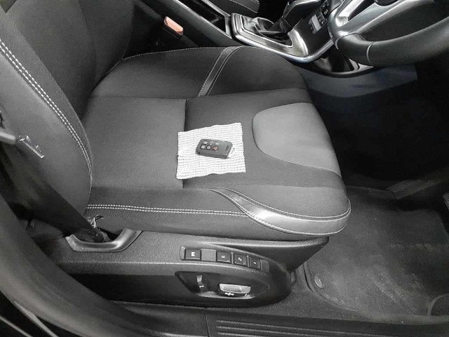 VOLVO V40 2016