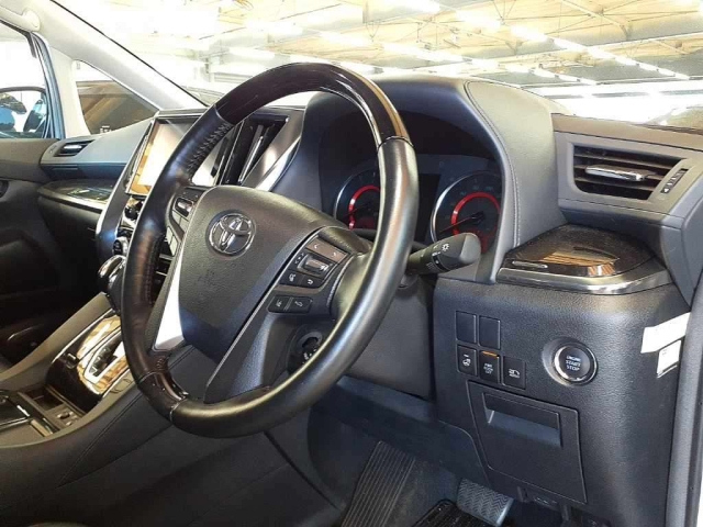 TOYOTA VELLFIRE 2018